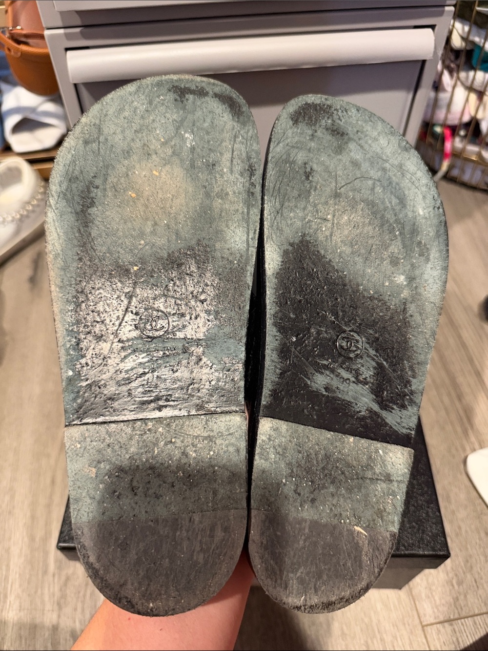 CHANEL Black CC SANDALS 39/9 - Picture 6 of 8